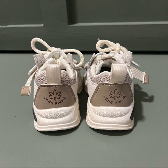 Chunky Neutral Toddler Sneakers - Picture 4 of 6